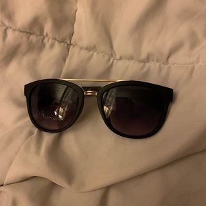 Tahari sunglasses